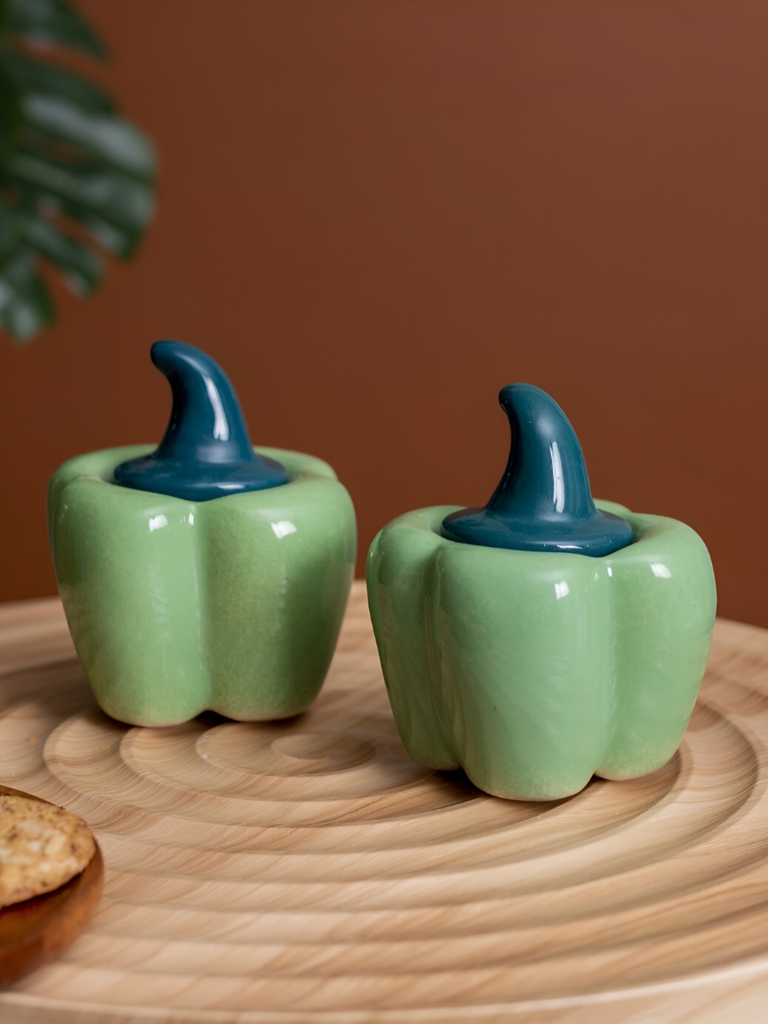

The Decor Lane Green Ceramic Dishwasher and Microwave Safe Food Container