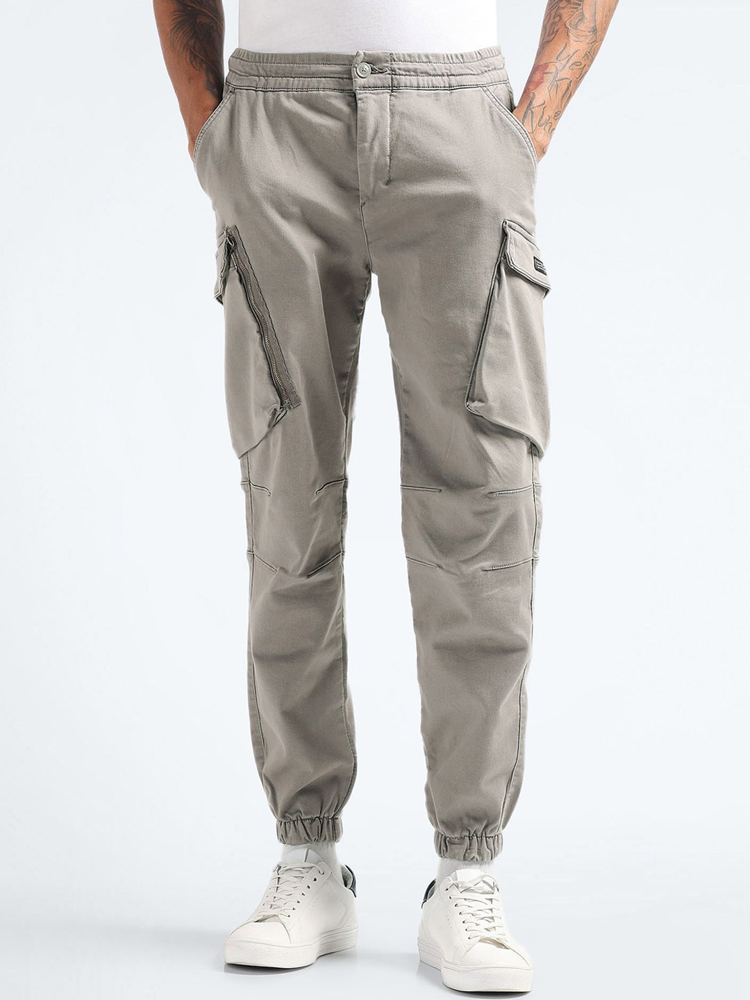 

Flying Machine Mid Rise Cotton Cargos Trousers, Grey