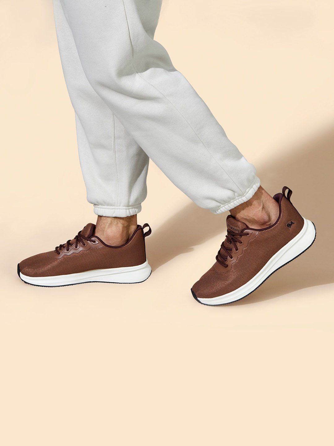 

NEEMANS Men Comfort Insole Contrast Sole Lace-Ups Sneakers, Brown