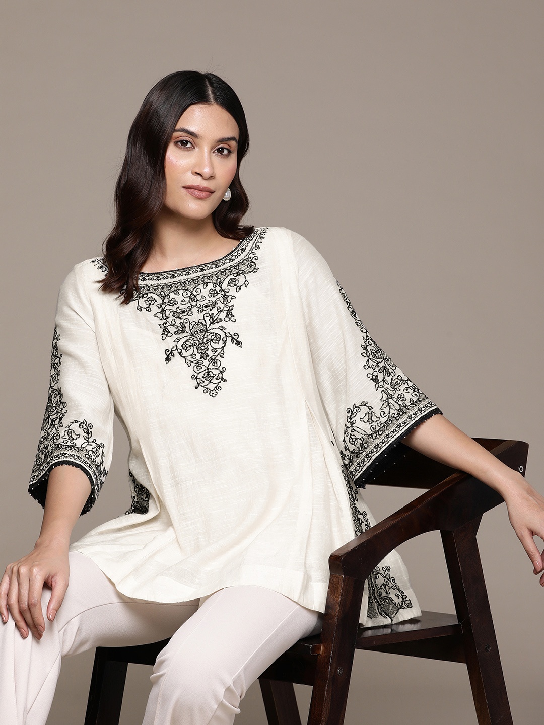 

Ritu Kumar Ethnic Motifs Embroidered Flared Sleeves Thread Work Kurti, White