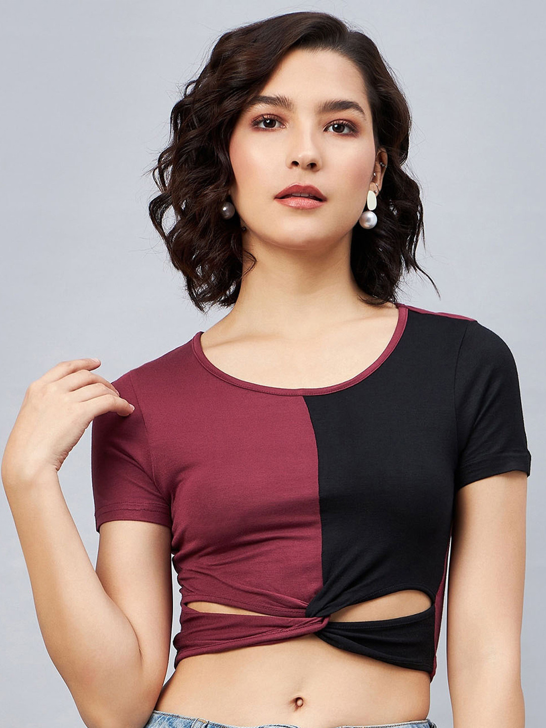 

Orchid Blues Round Neck Short Sleeves Colorblocked Cotton Crop T-shirt, Black