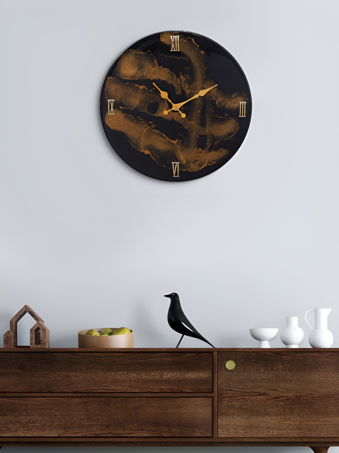 

Craft Smith Black & Gold-Toned Round Contemporary Wooden Wall Clock