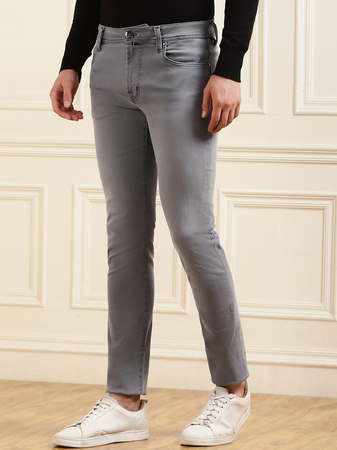 

Tramarossa Men Mid Rise Cotton Jeans, Grey