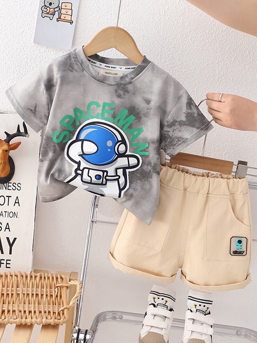 

INCLUD Boys Graphic Printed T-shirt with Shorts, Grey