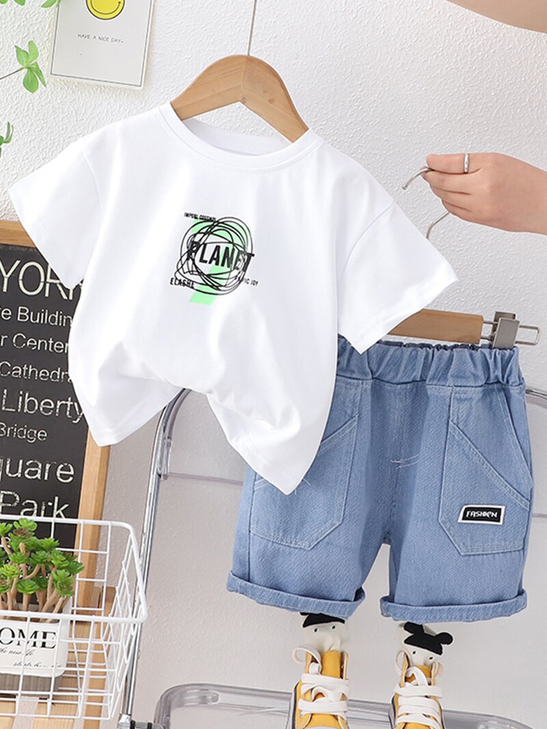 

INCLUD Boys Printed Cotton T-shirt with Shorts, White