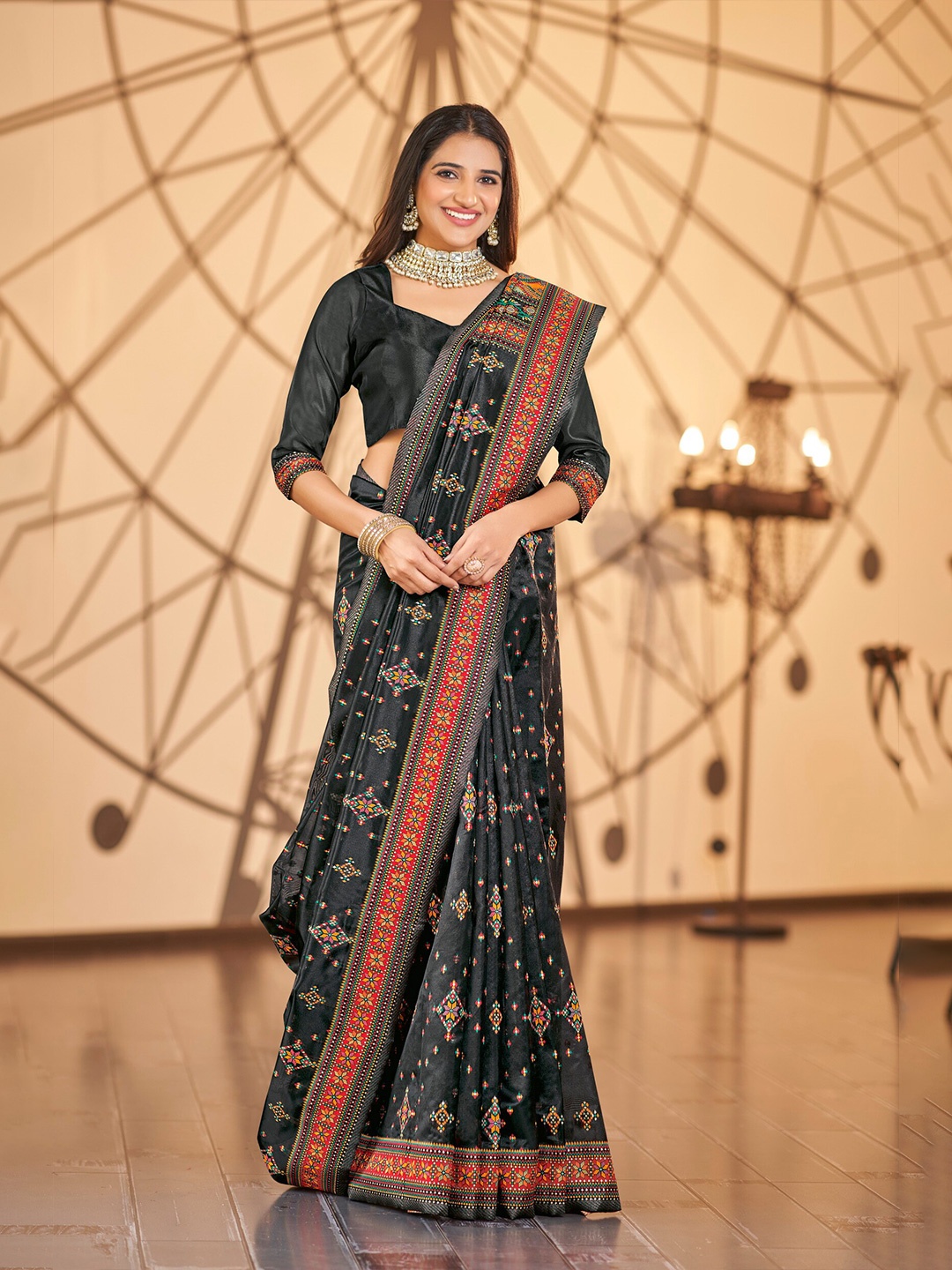 

SARIYA Floral Woven Design Organza Banarasi Saree, Black