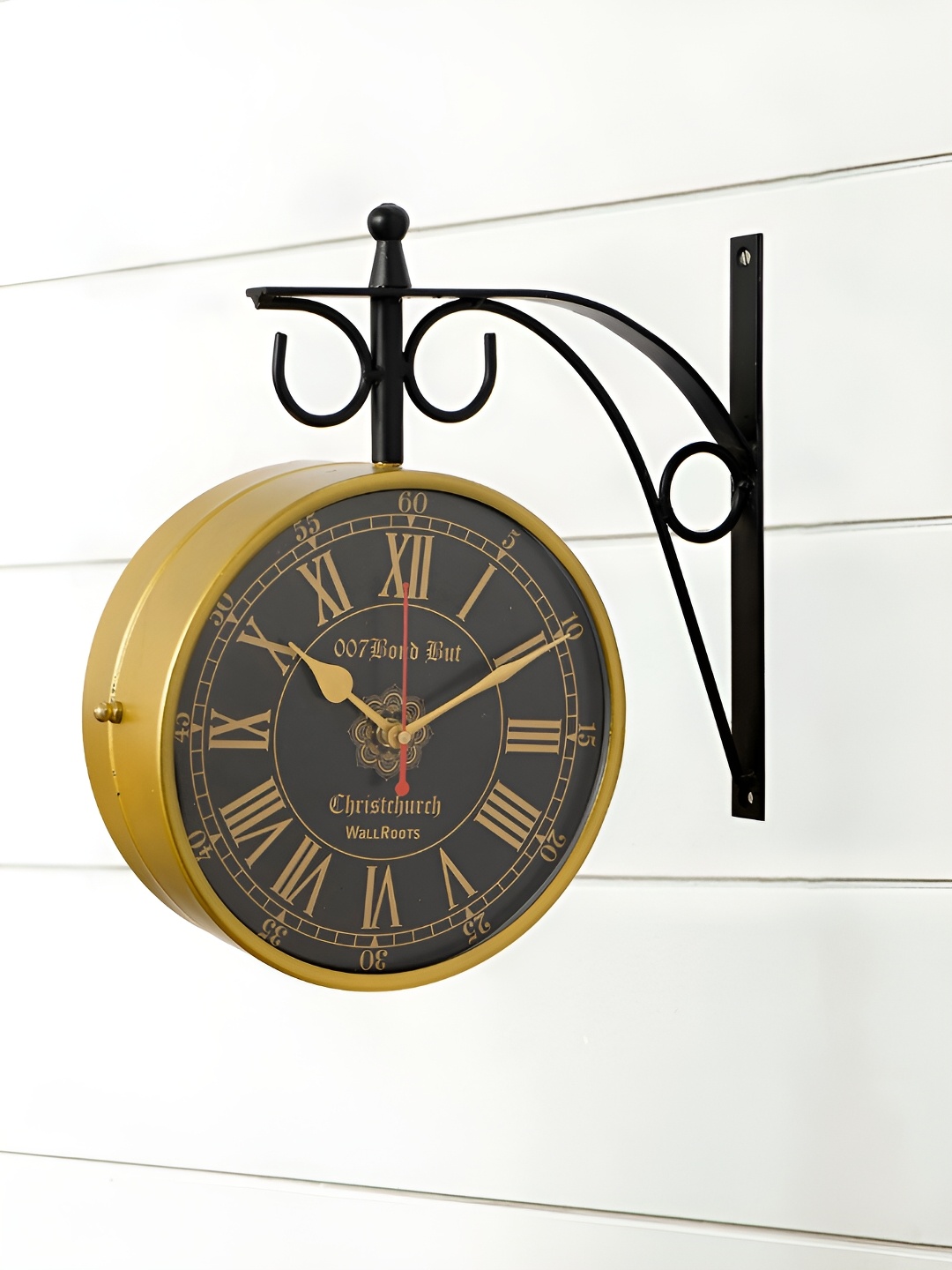

Craft Smith Black & Gold-Toned Traditional Wall Clock