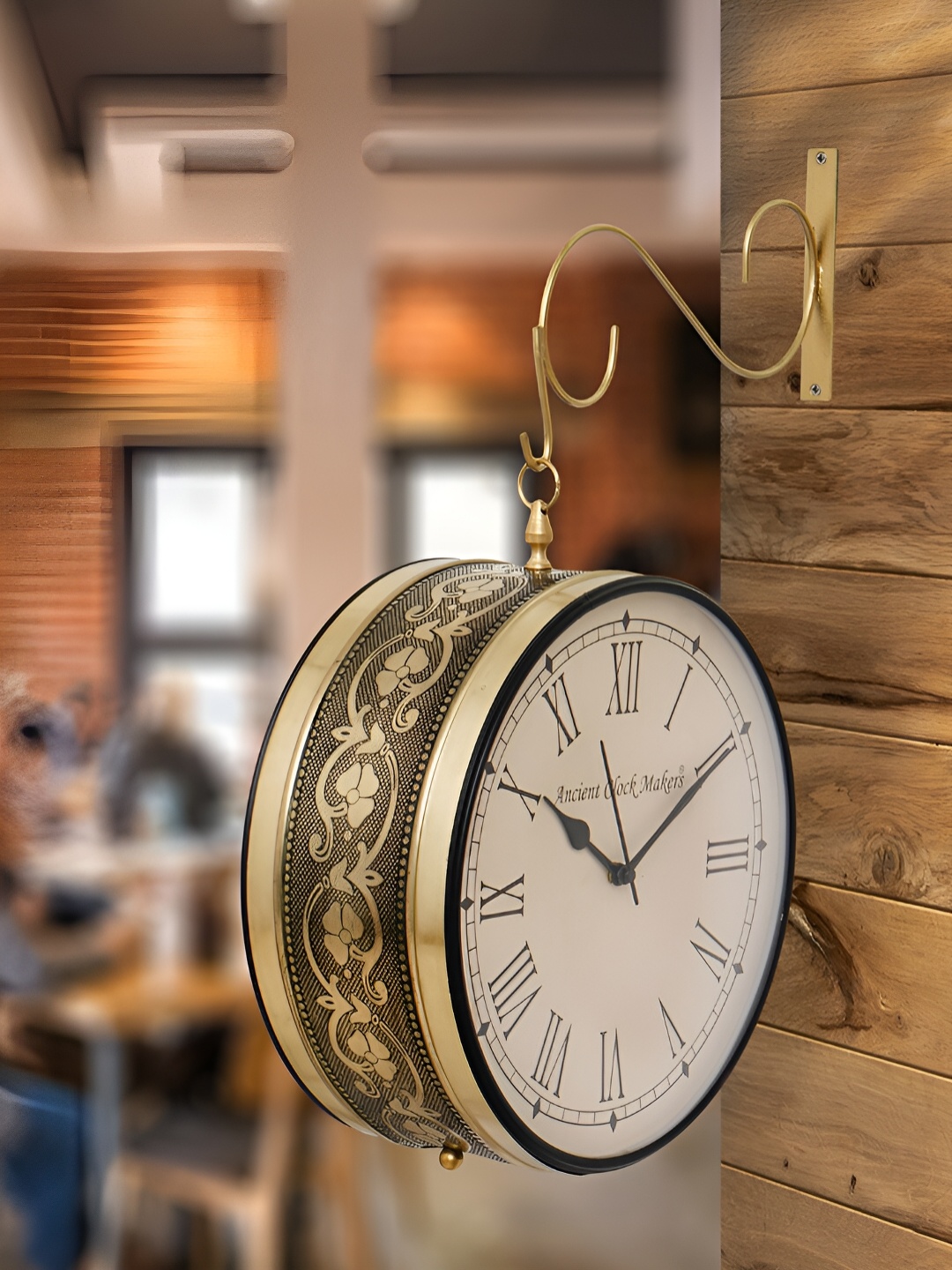 

Craft Smith Gold-Toned & Black Textured Traditional Wall Clock