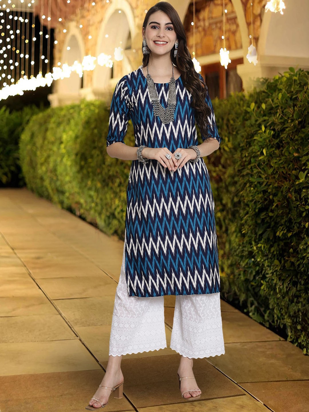 

7Threads Chevron Printed Round Neck Crepe Straight Kurta, Blue