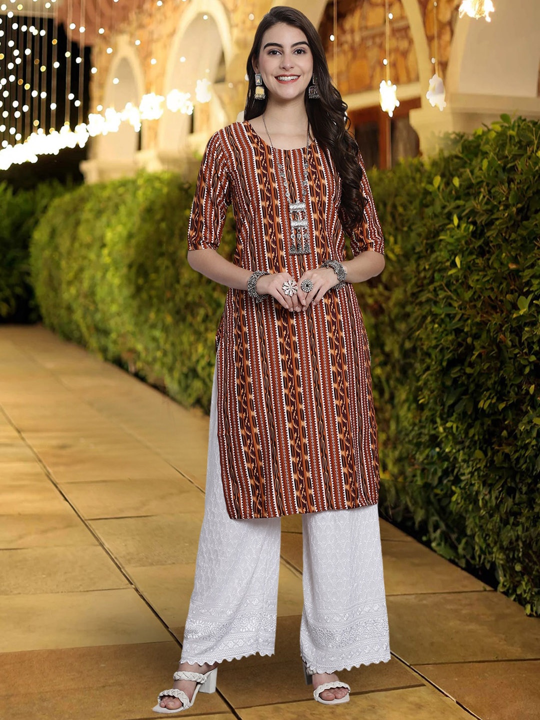 7Threads Geometric Printed Straight Crepe Kurta, Maroon