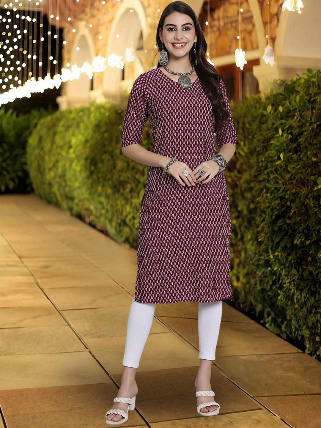 

7Threads Floral Printed Round Neck Straight Kurta, Pink