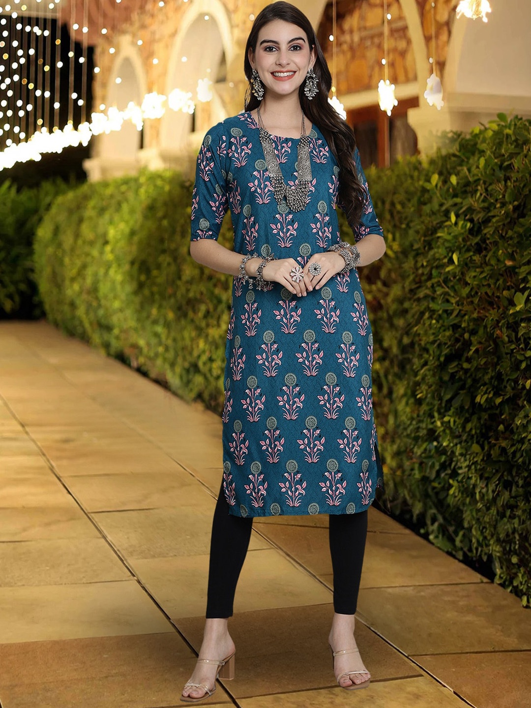 

7Threads Floral Printed Straight Kurta, Blue