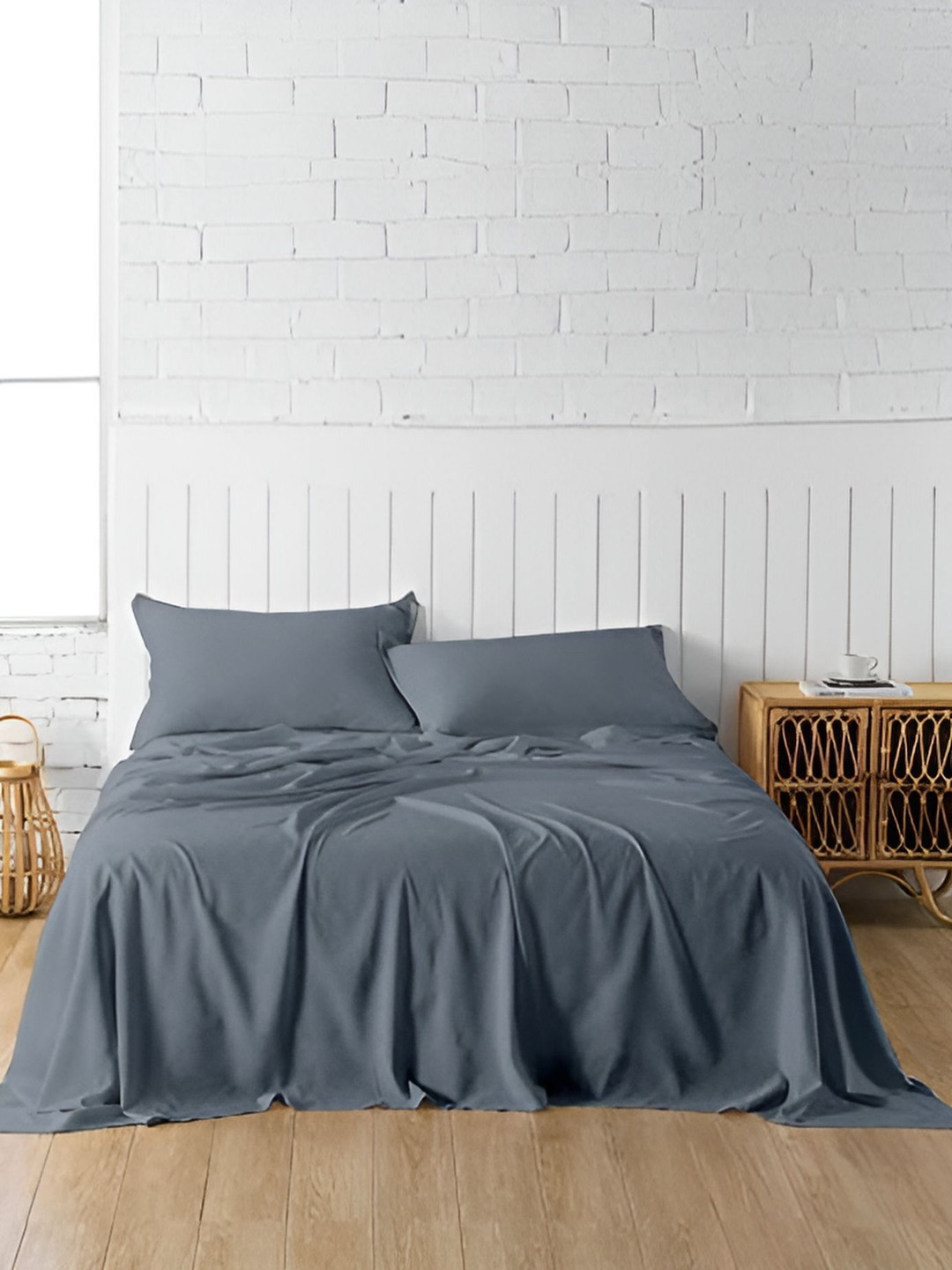 

Bajo's Grey 300 TC Queen Bedsheet with 2 Pillow Covers