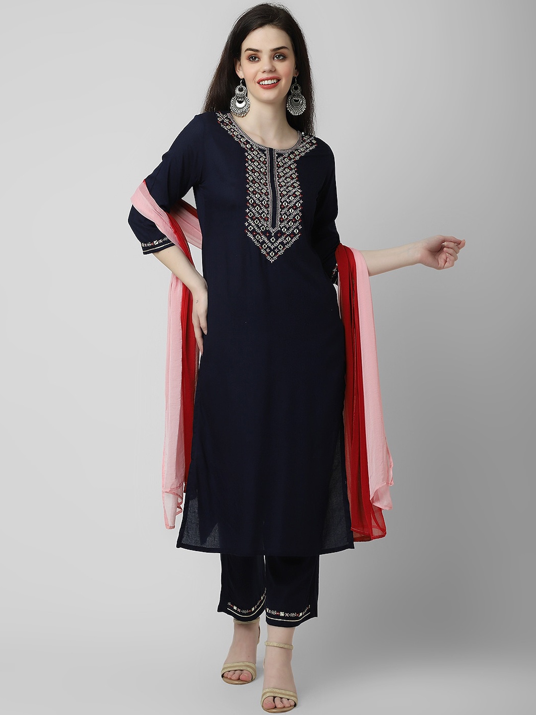 

Oash Women Floral Embroidered Regular Kurta with Trousers & With Dupatta, Black