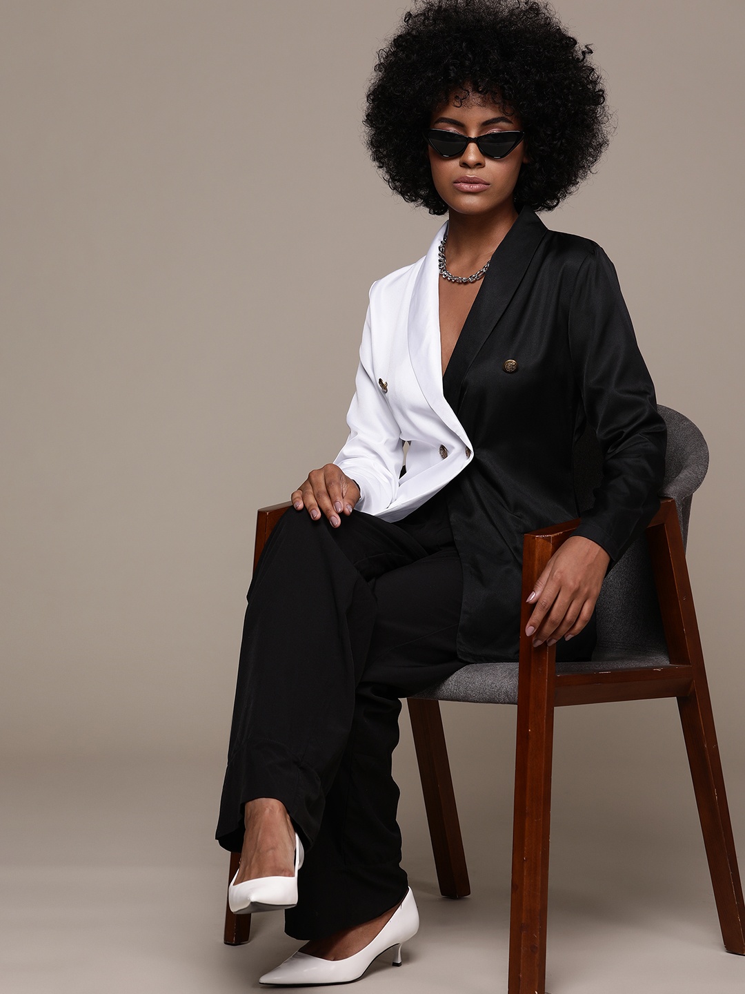 

bebe Brighter Basics Colourblocked Shawl Collar Double-Breasted Blazers, White