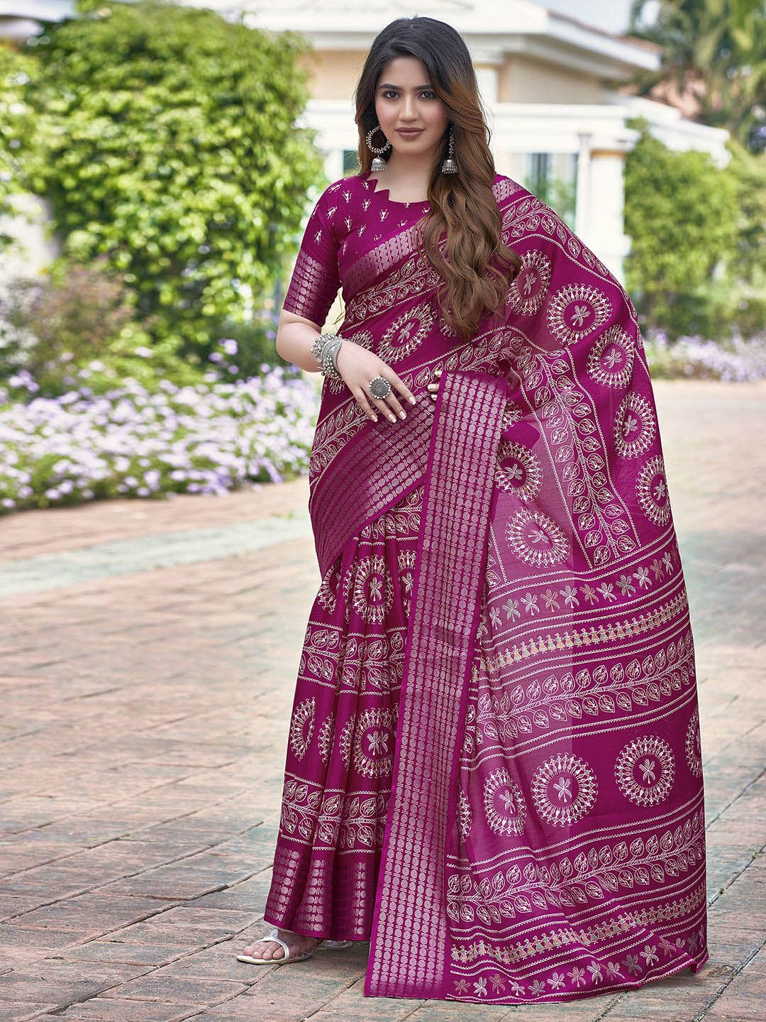 

Mitera Warli Sequinned Art Silk Banarasi Saree, Pink