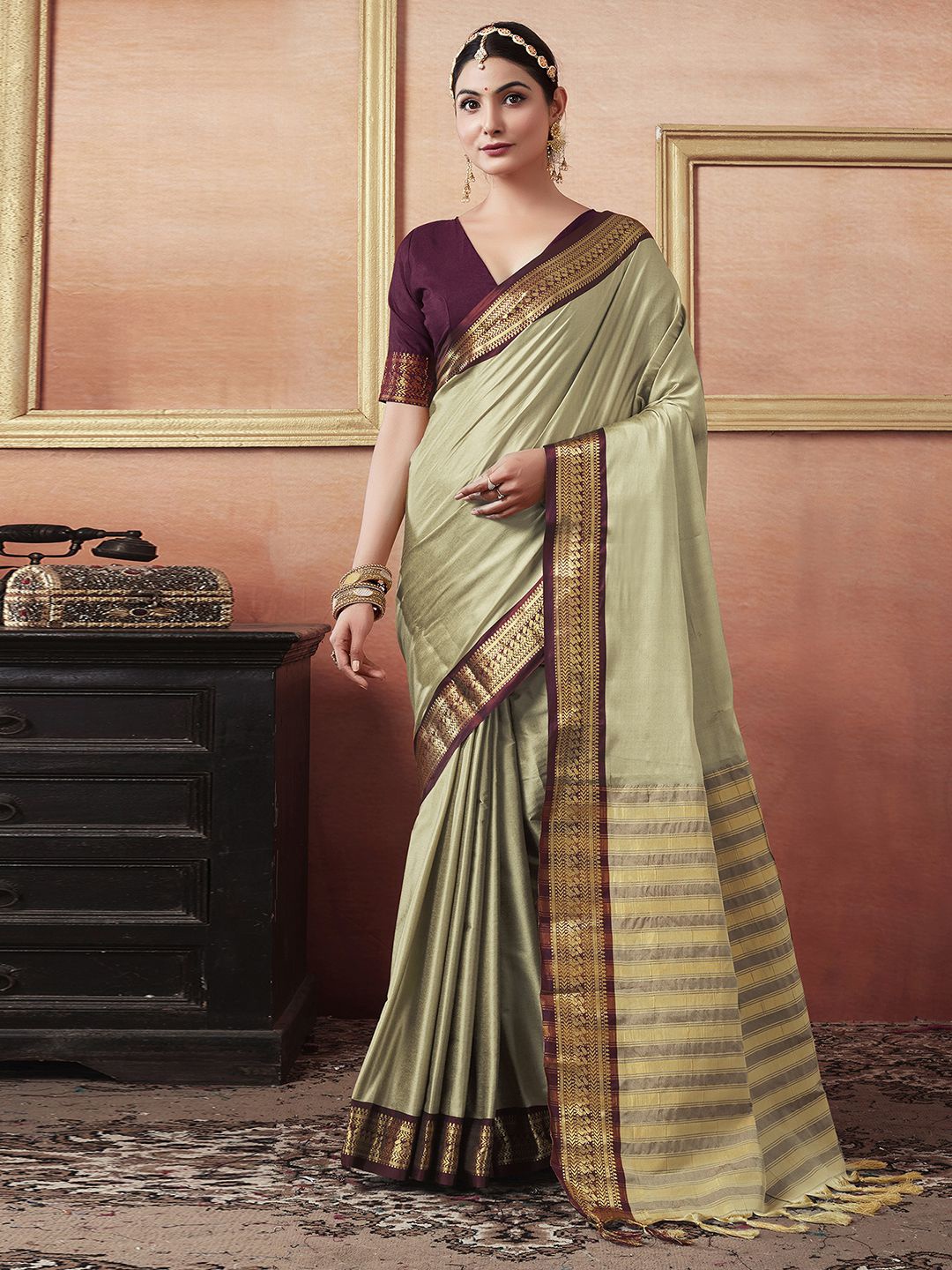 

Mitera Ethnic Zari Bhagalpuri Saree, Khaki