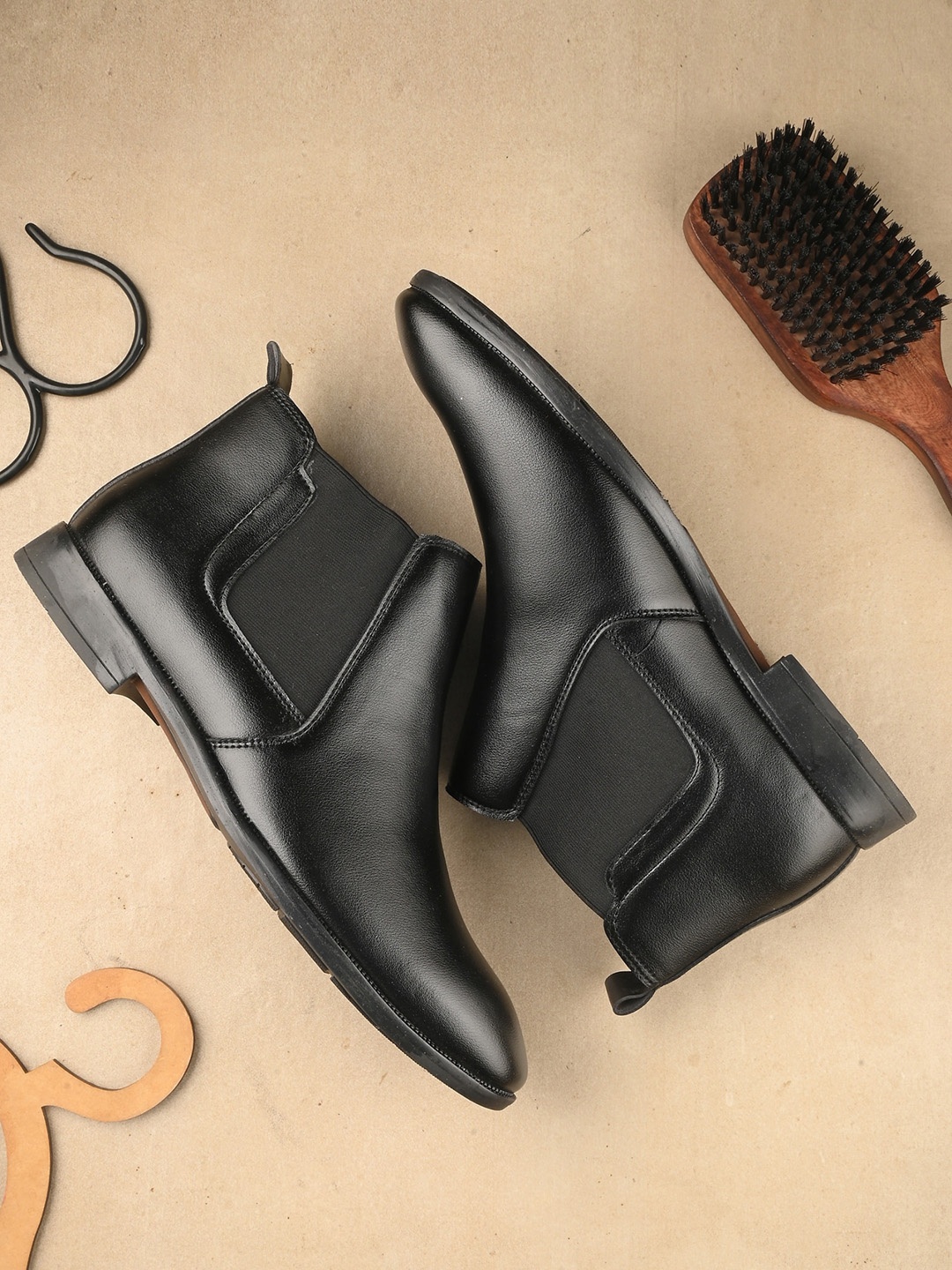 

The Roadster Lifestyle Co Men Casual Heeled Chelsea Boots, Black