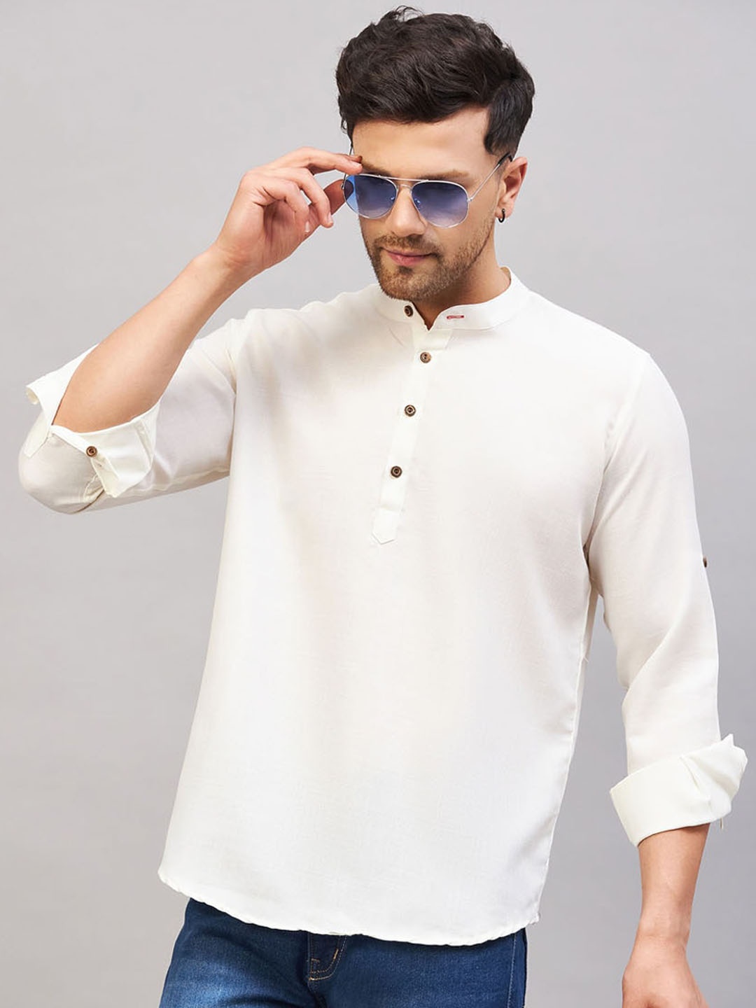

VASTRAMAY Mandarin Collar Roll-Up Sleeves Cotton Pathani Kurta, Cream