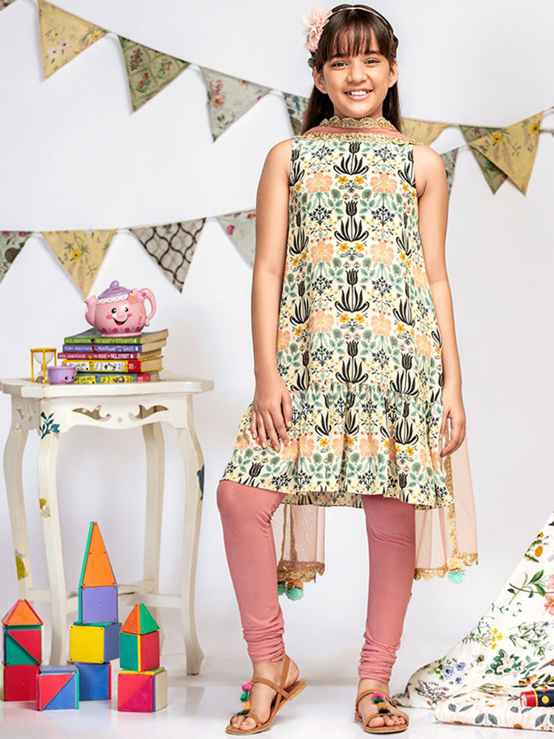 

PS KIDS BY PAYAL SINGHAL Girls Ethnic Motifs Printed Regular Kurta with Churidar & With Dupatta, Cream