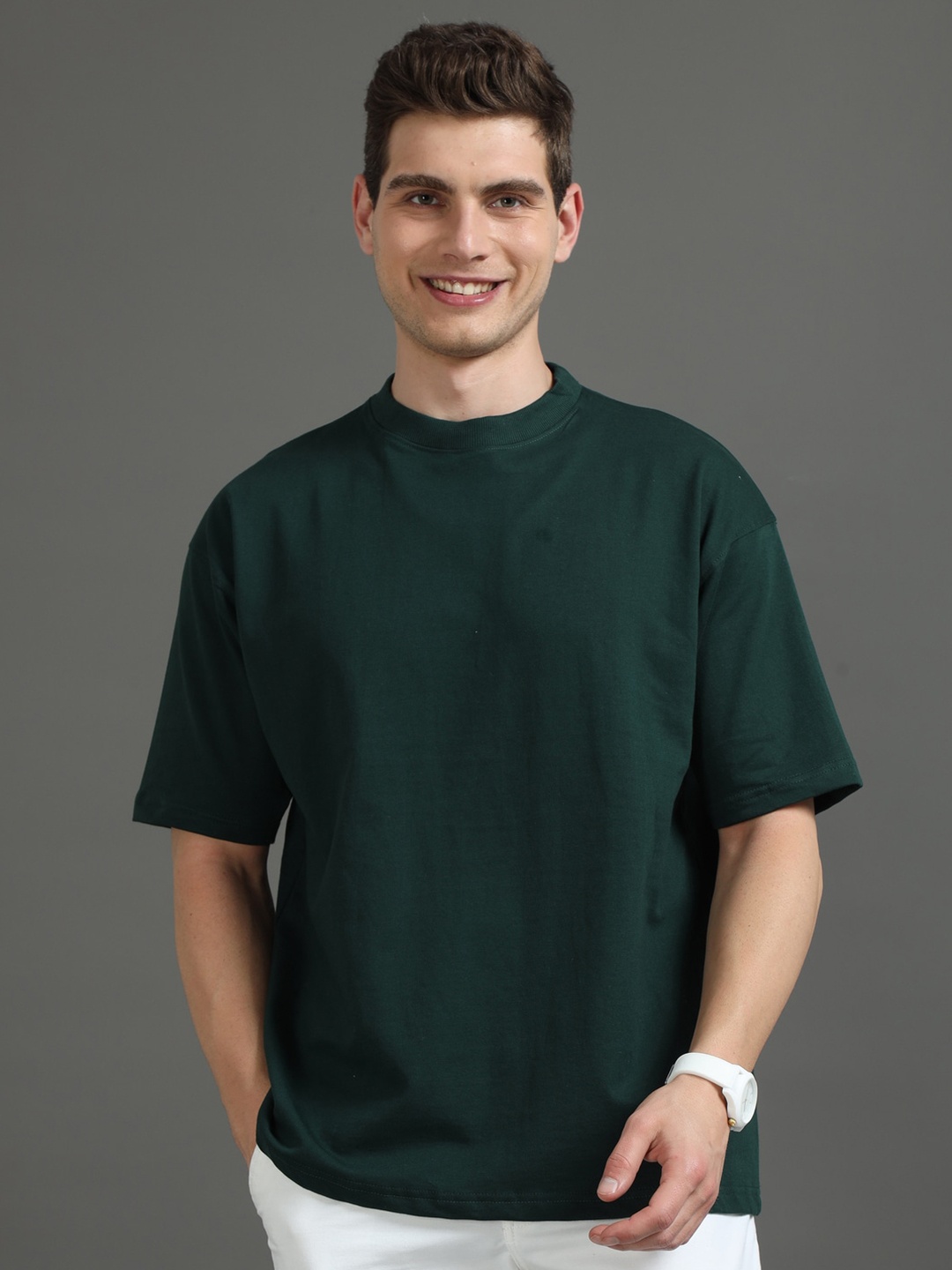 

Dogi Verg Men Drop-Shoulder Sleeves Cut Outs T-shirt, Green