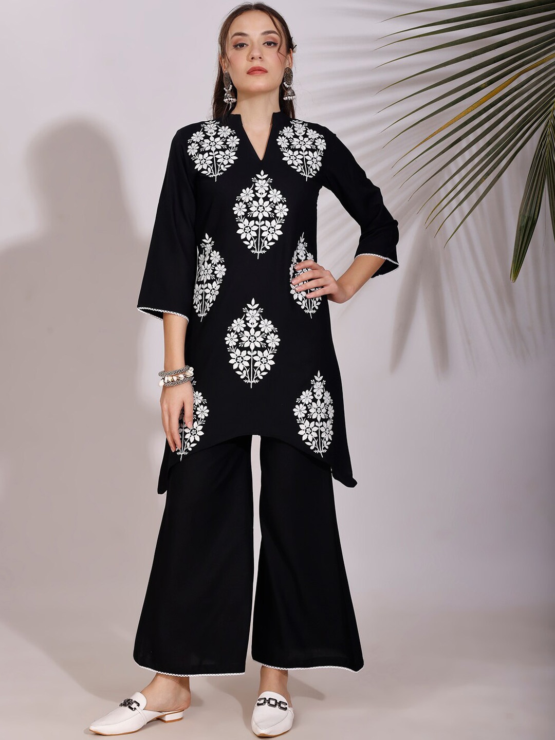 

Tikhi Imli Floral Embroidered Mandarin Collar Three-Quarter Sleeves Straight Co-ords Set, Black