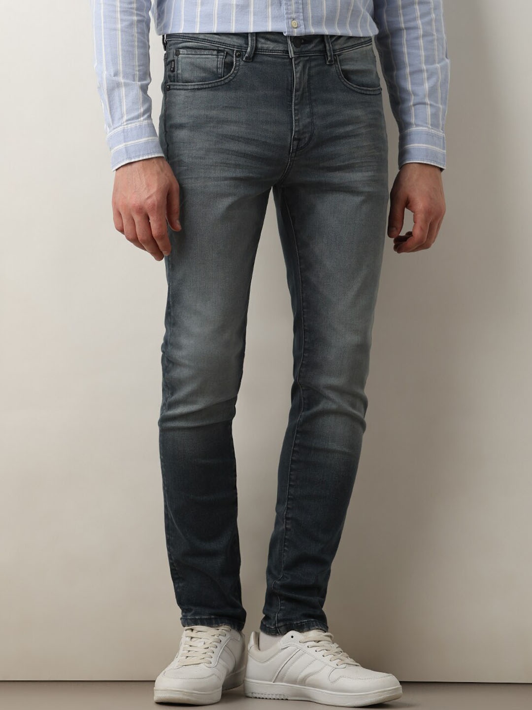 

SELECTED Men Slim Fit Mid-Rise Clean Look Light Fade Whiskers Stretchable Jeans, Blue