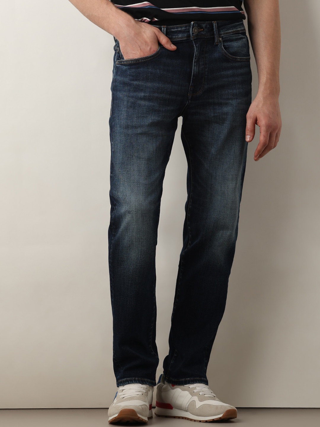 

SELECTED Men Straight Fit Mid-Rise Clean Look Light Fade Pure Cotton Jeans, Blue