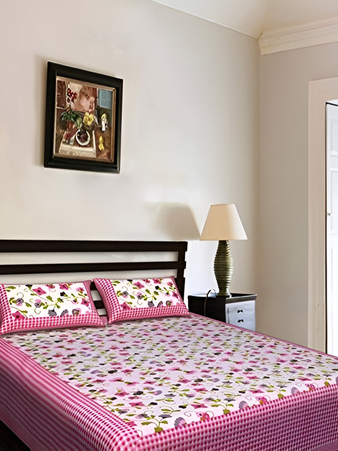 

Sohibe Printed White & Pink Printed Cotton Bedcover With 2 Pillow Set