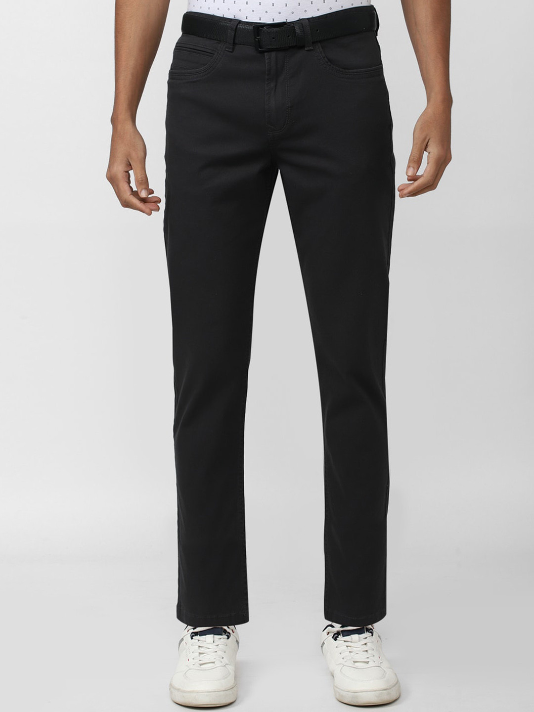 

Peter England Casuals Men Carrot Fit Mid-Rise Trousers, Black