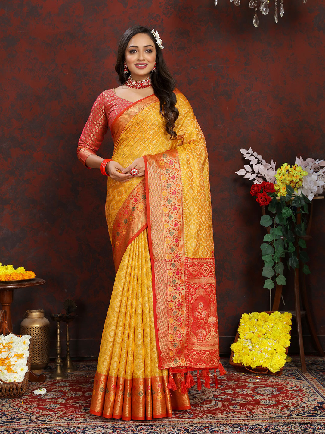 

YAVIRA SILK Woven Design Zari Organza Banarasi Saree, Yellow