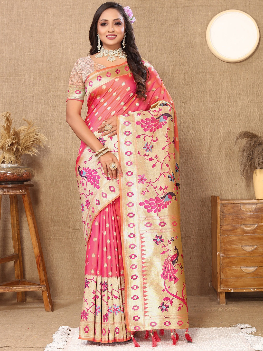 

YAVIRA SILK Woven Design Zari Art Silk Paithani Saree, Peach