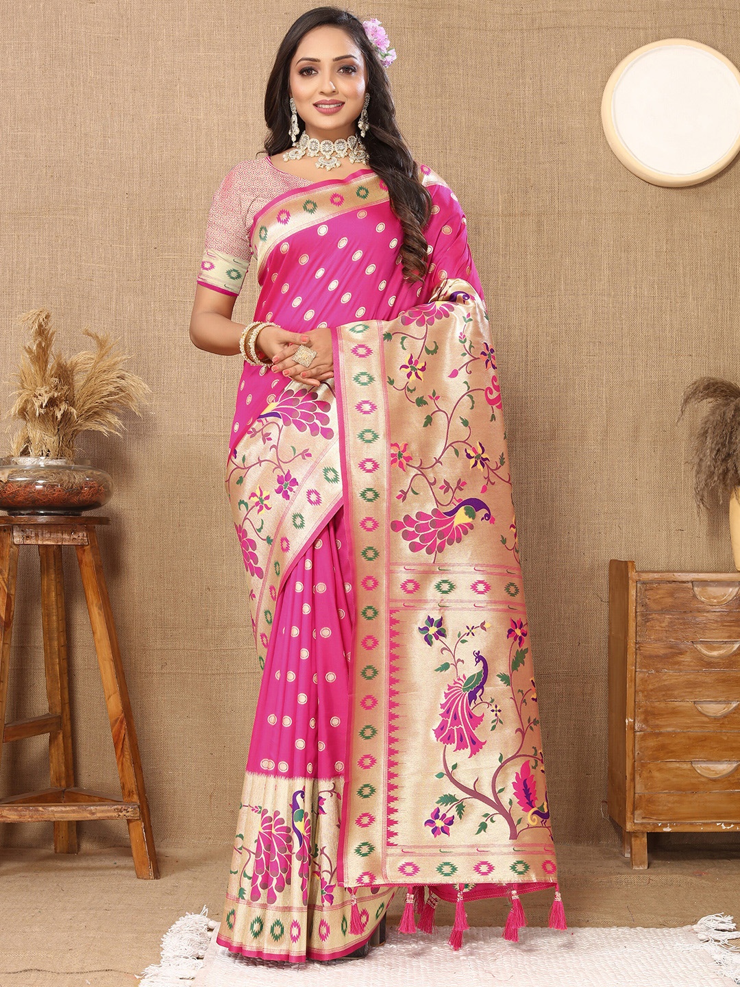 

YAVIRA SILK Woven Design Zari Art Silk Paithani Saree, Pink