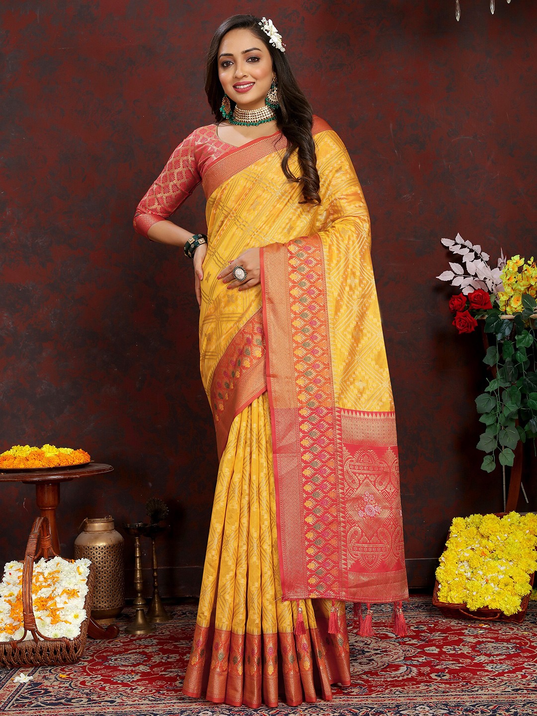 

YAVIRA SILK Woven Design Zari Organza Banarasi Saree, Yellow