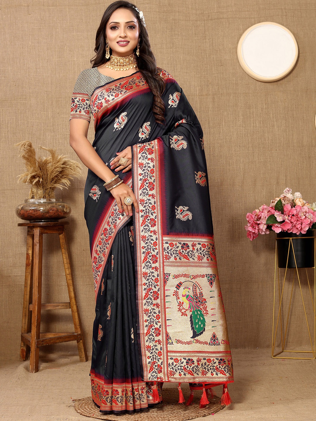 

YAVIRA SILK Woven Design Zari Art Silk Paithani Saree, Black