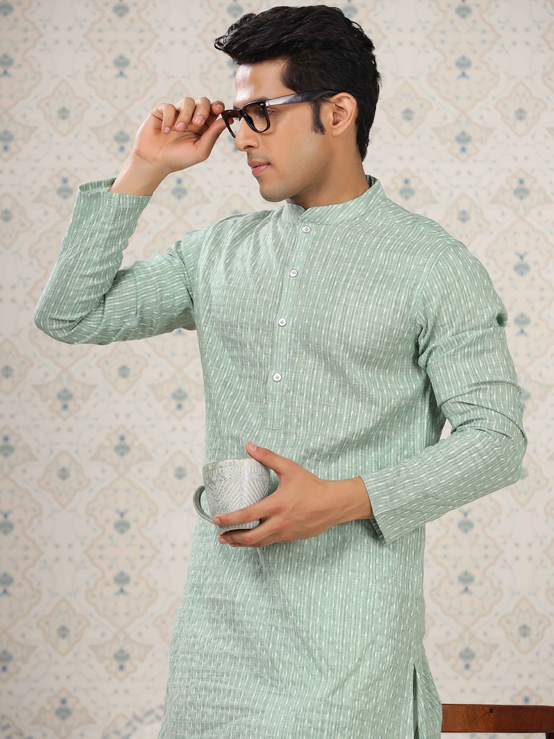 

Ode by House of Pataudi Striped Thread Work Straight Kurta, Green