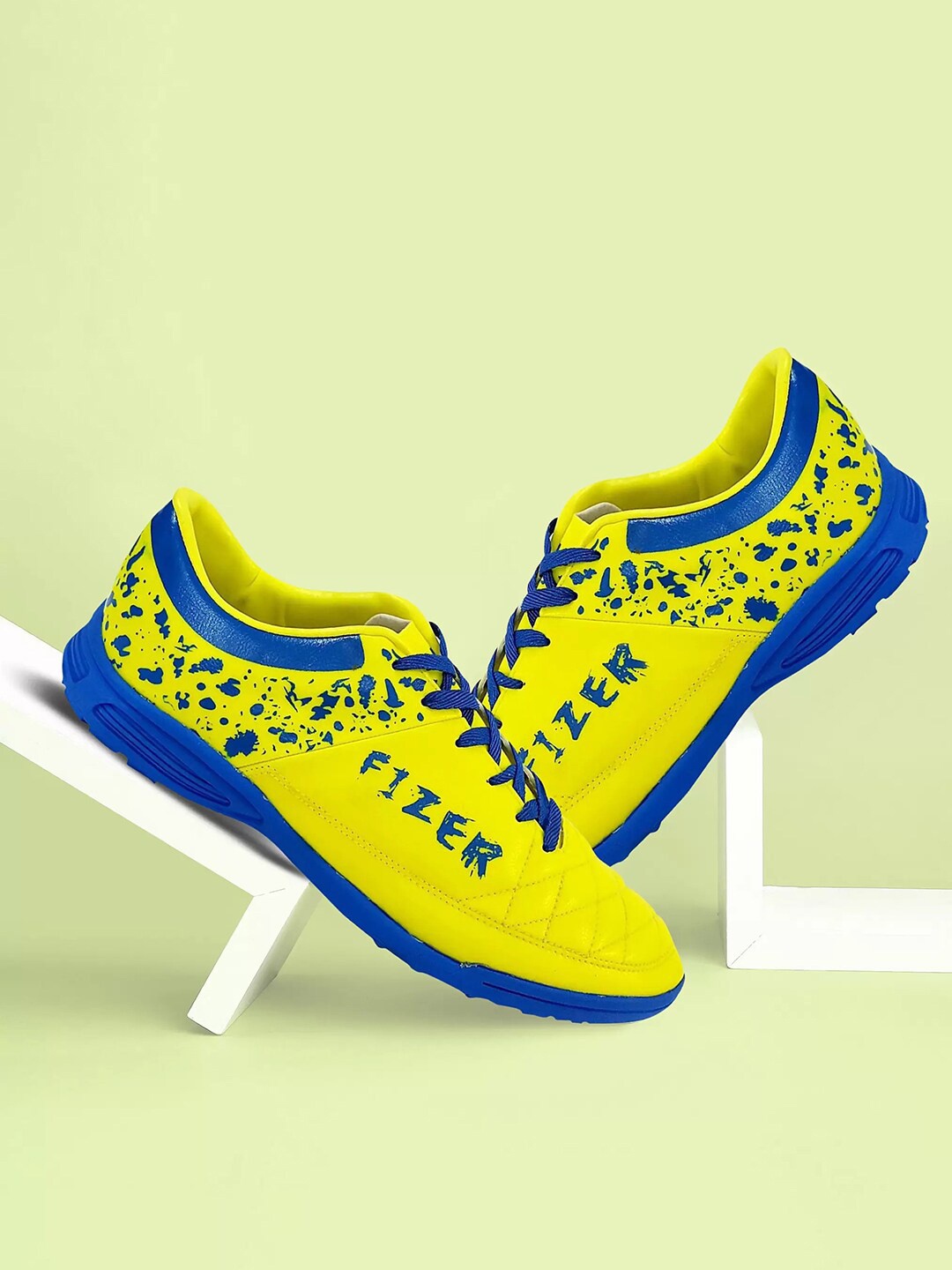 

VECTOR X Unisex Football Shoes, Green