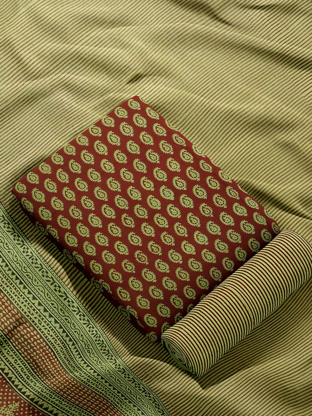 

Weaves of Tradition Printed Pure Cotton Unstitched Dress Material, Maroon