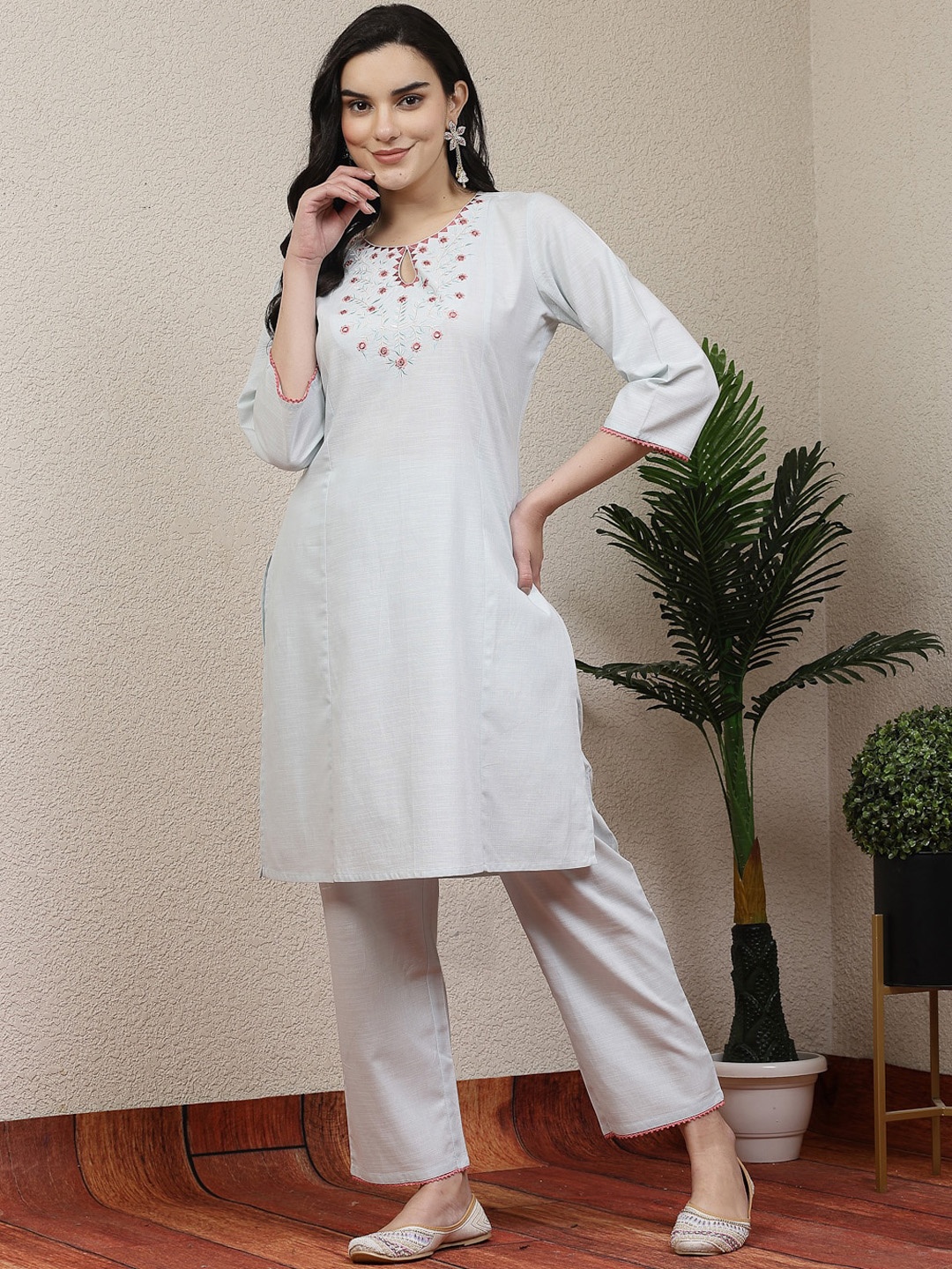 

Nayam By Lakshita Floral Yoke Design Regular Thread Work Kurta with Palazzos, Blue
