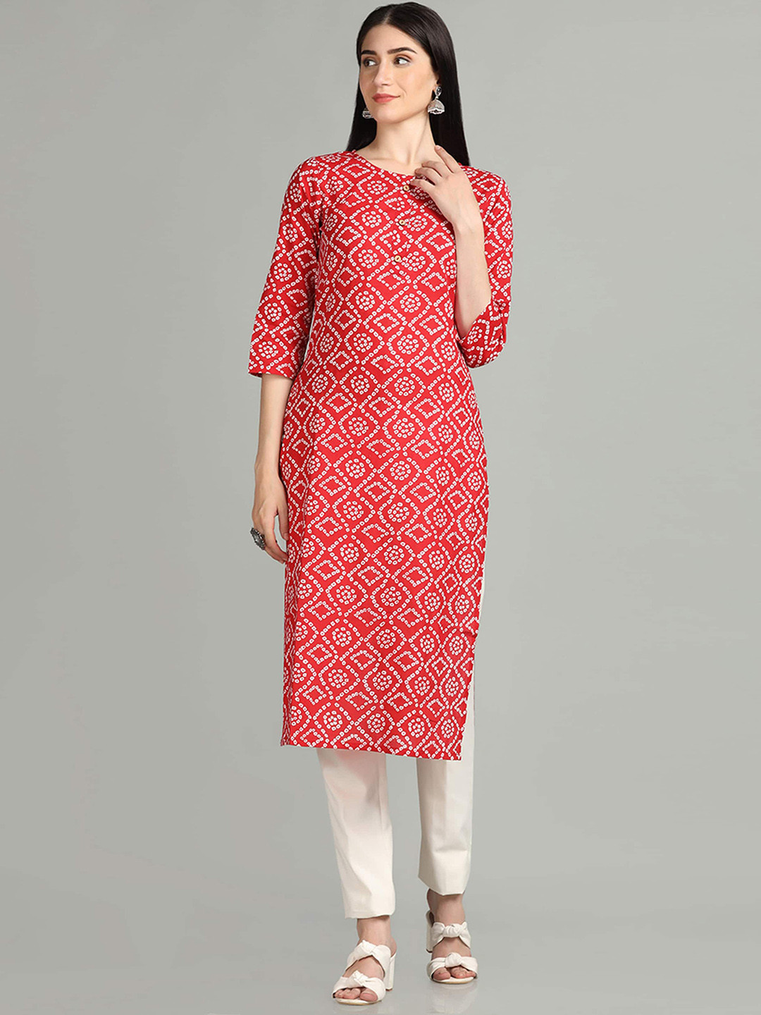 

Shaily Round Neck Geometric Printed Indie Prints Kurta, Red