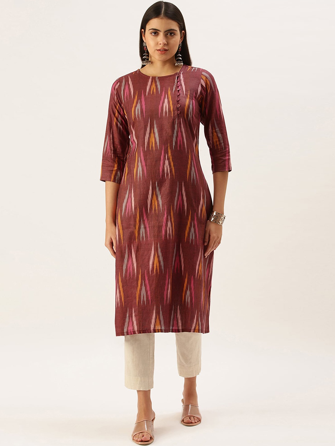 

Shaily Maroon Abstract Printed Keyhole Neck Straight Kurta