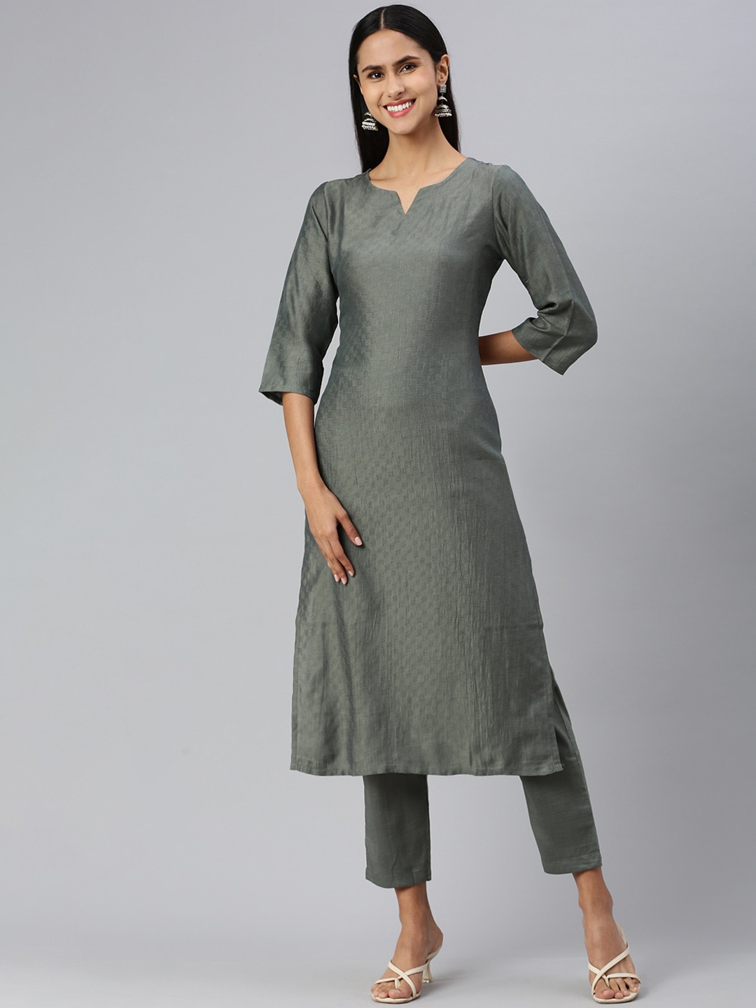 

Shaily Women Regular Kurta with Trousers, Green