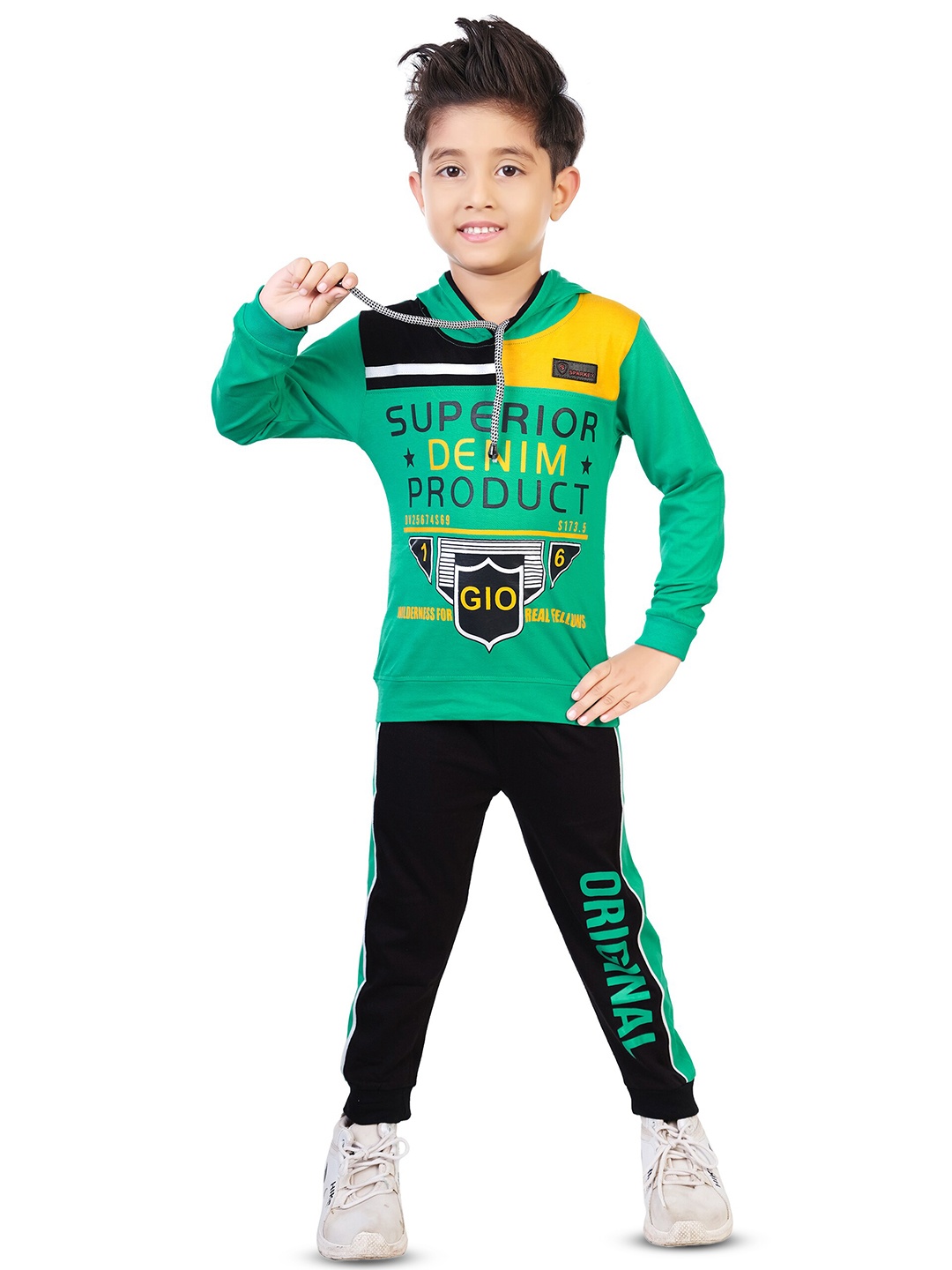

BAESD Boys Printed T-shirt with Trousers, Green