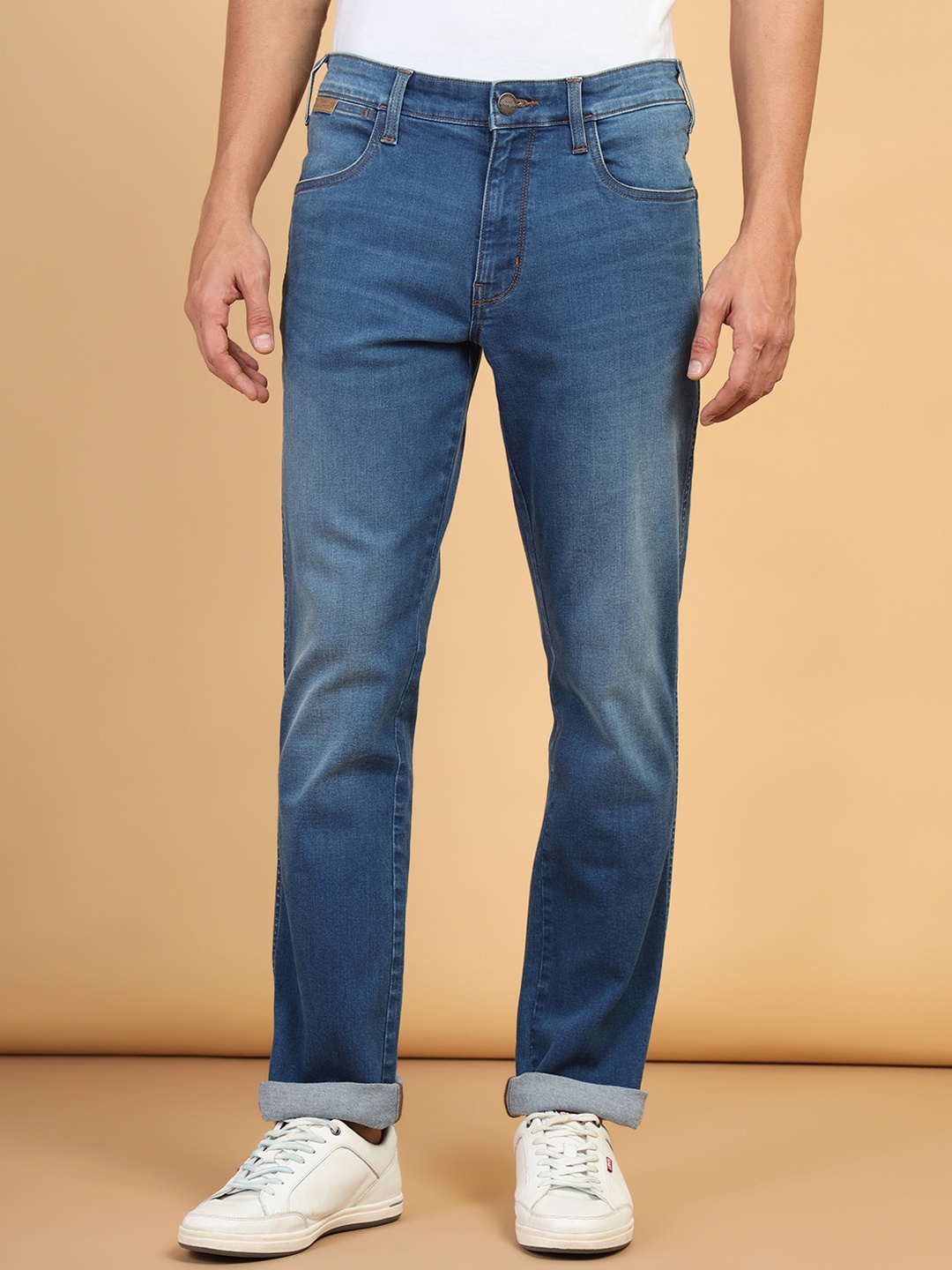 

Wrangler Men Millard Clean Look Light Fade Stretchable Jeans, Blue