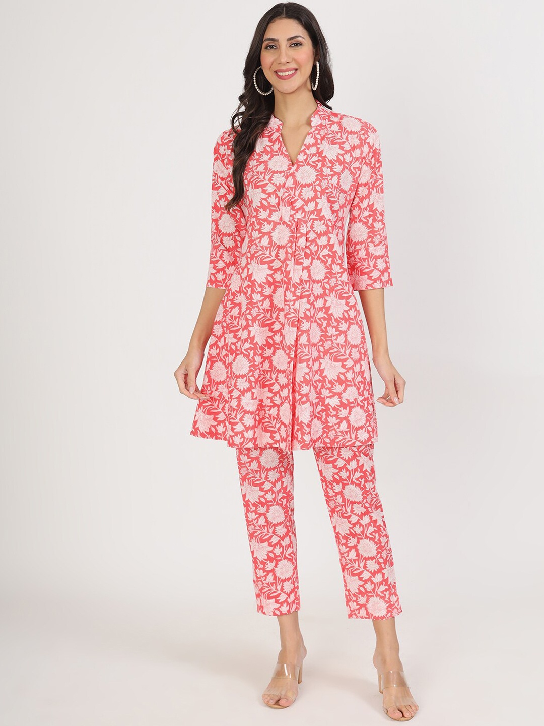 

Divena Printed V-Neck Top & Mid-Rise Trouser Co-Ords, Pink