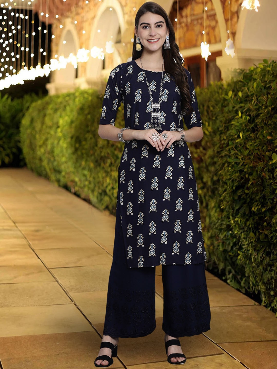 7Threads Ethnic Motifs Printed Indigo Crepe Kurta, Navy blue