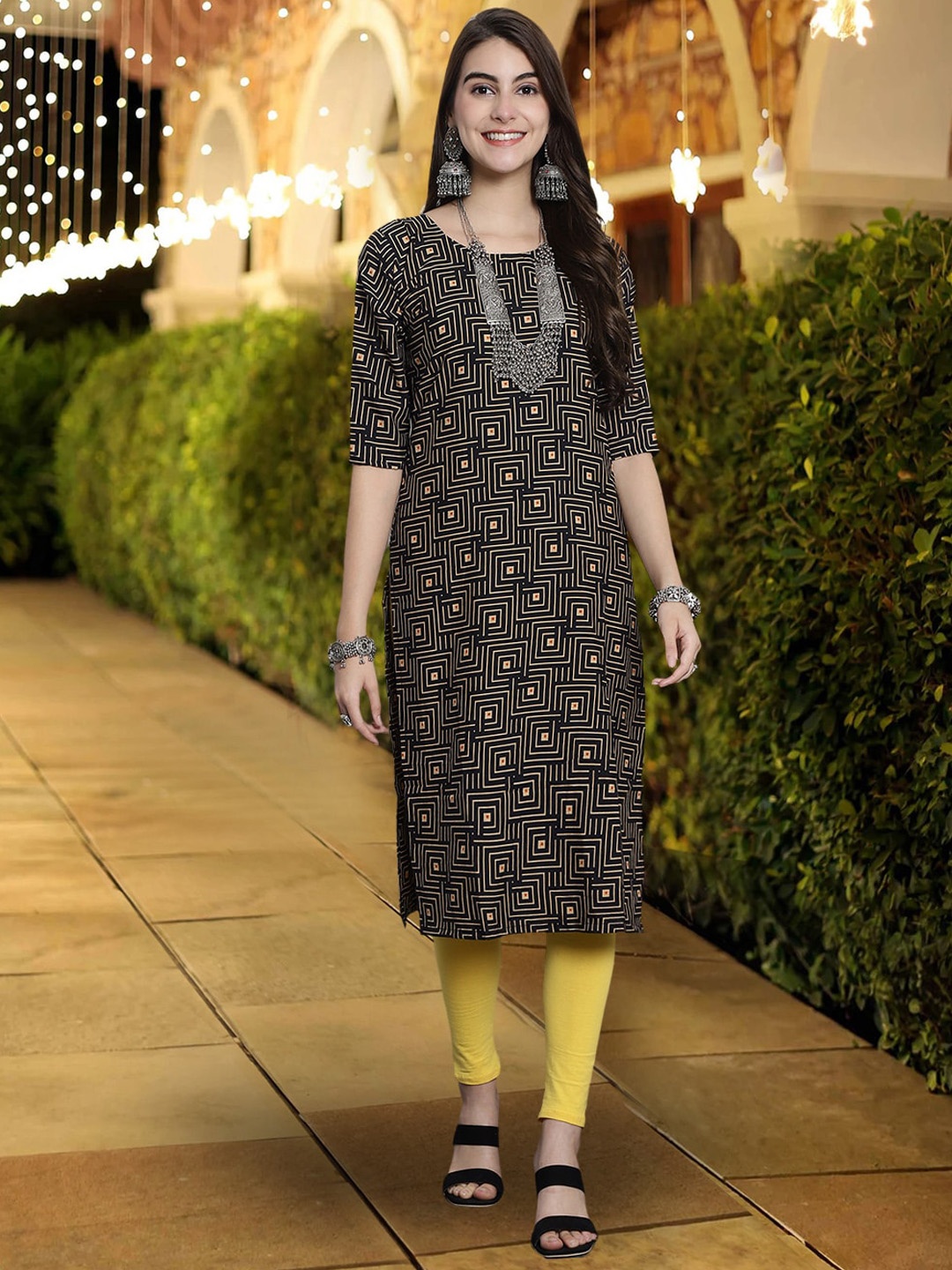 

7Threads Geometric Printed Crepe Kurta, Black