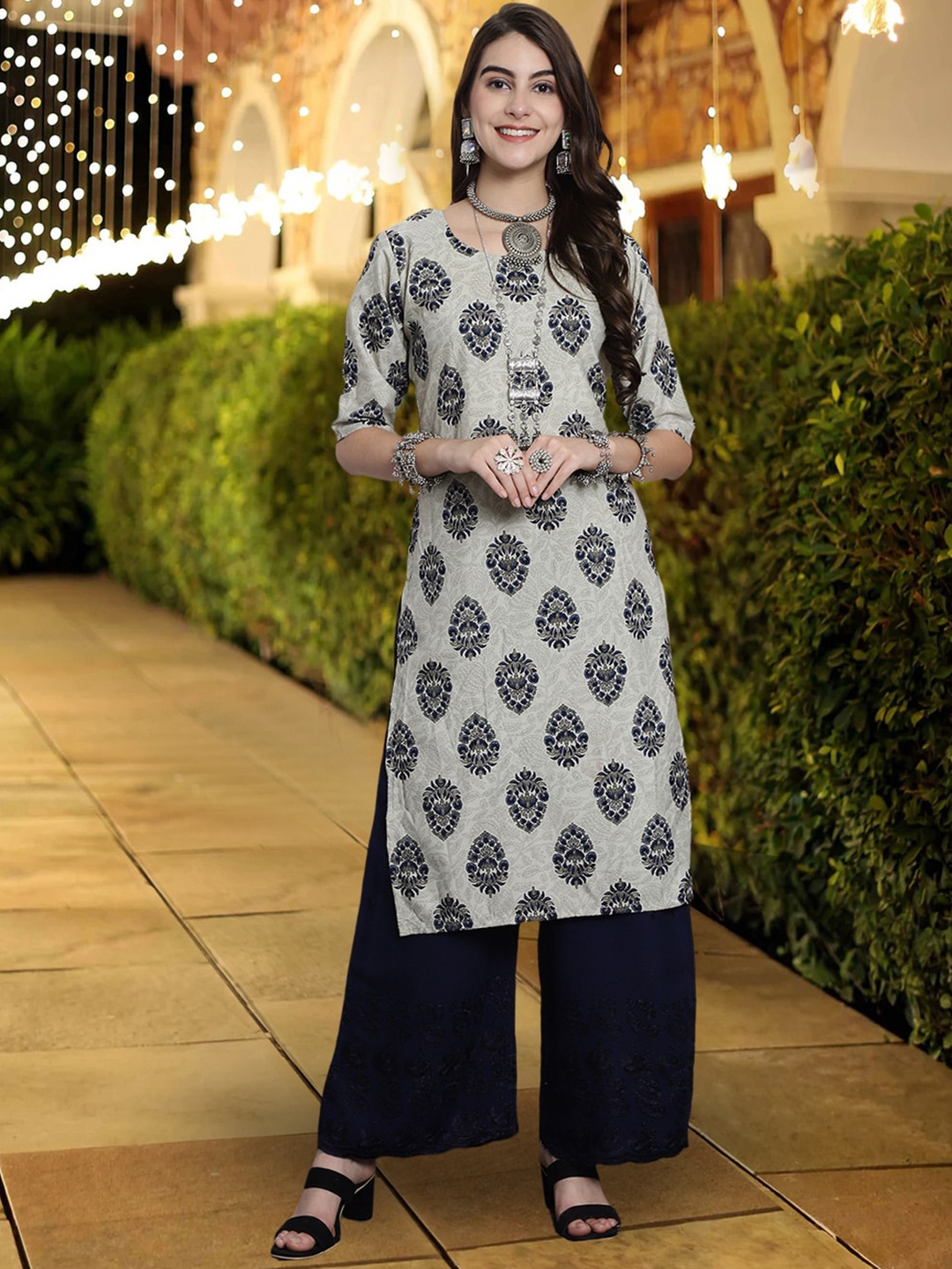 

7Threads Ethnic Motifs Printed Crepe Kurta, Olive