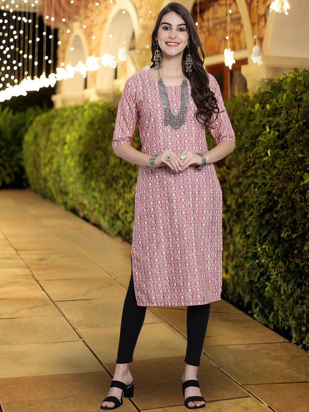 

7Threads Geometric Printed Straight Kurta, Pink