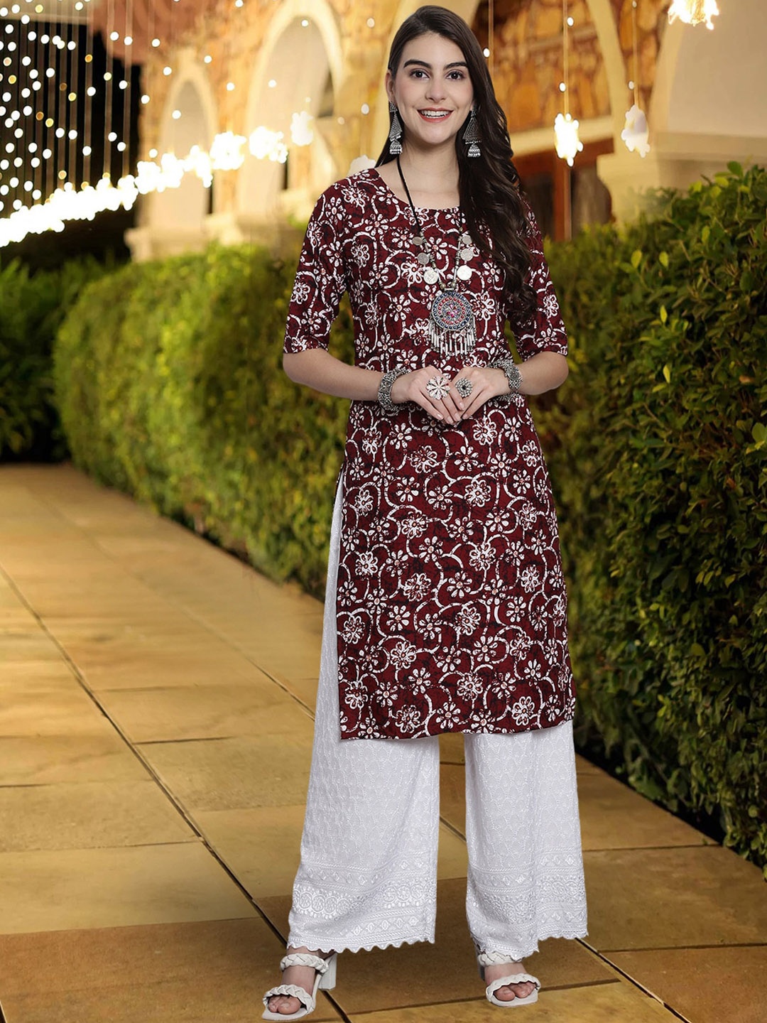 7Threads Floral Printed Straight Kurta, Maroon